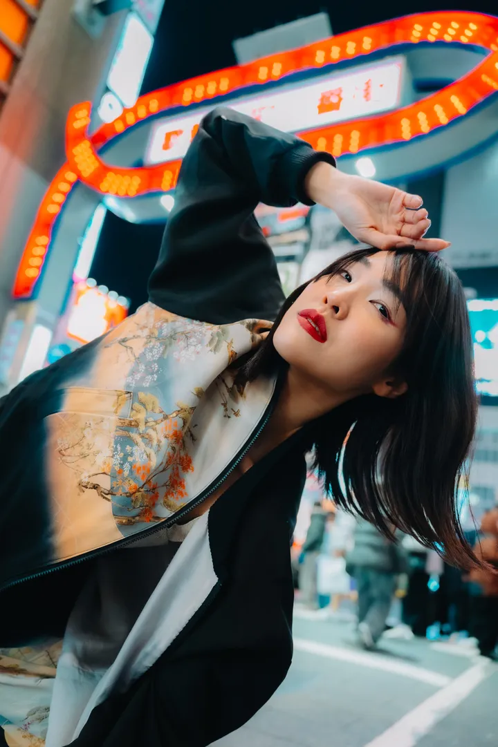 Tokyo Streets Photo Session by Night in Shibuya and Shinjuku