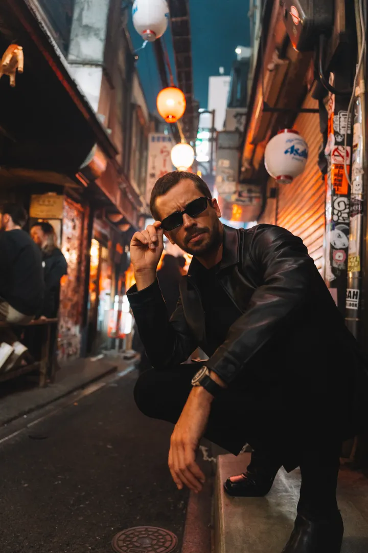 Tokyo Streets Photo Session by Night in Shibuya and Shinjuku