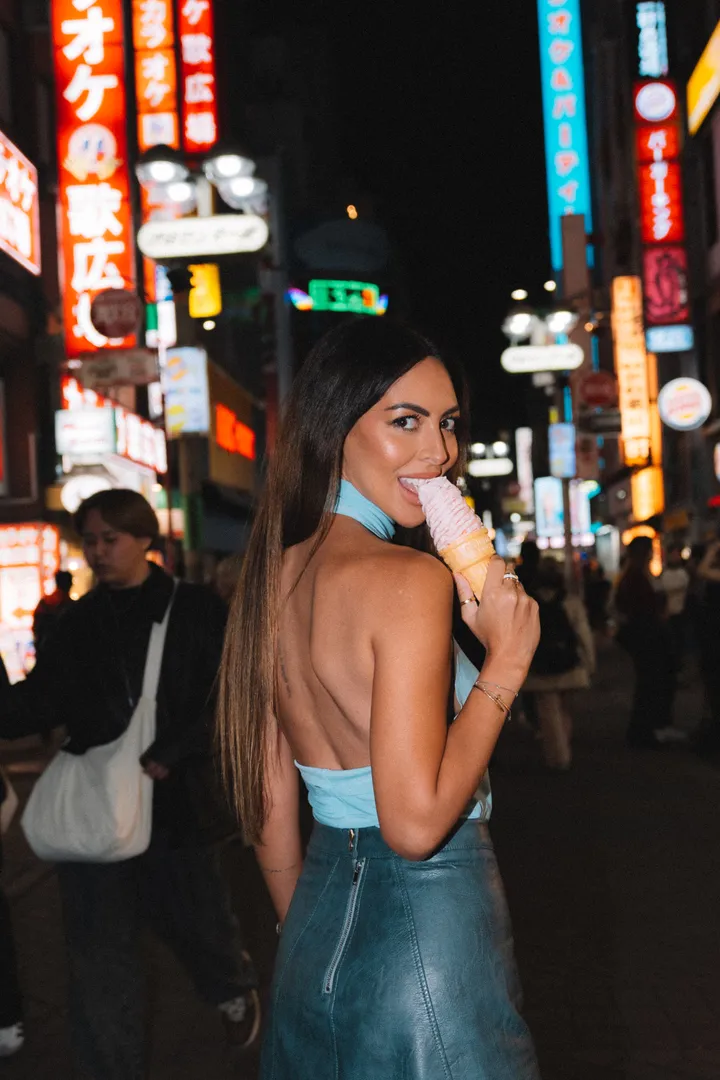 Tokyo Streets Photo Session by Night in Shibuya and Shinjuku