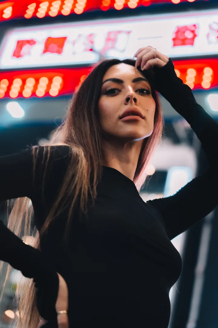 Tokyo Streets Photo Session by Night in Shibuya and Shinjuku