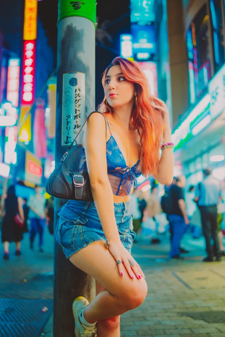 Tokyo Streets Photo Session by Night in Shibuya and Shinjuku