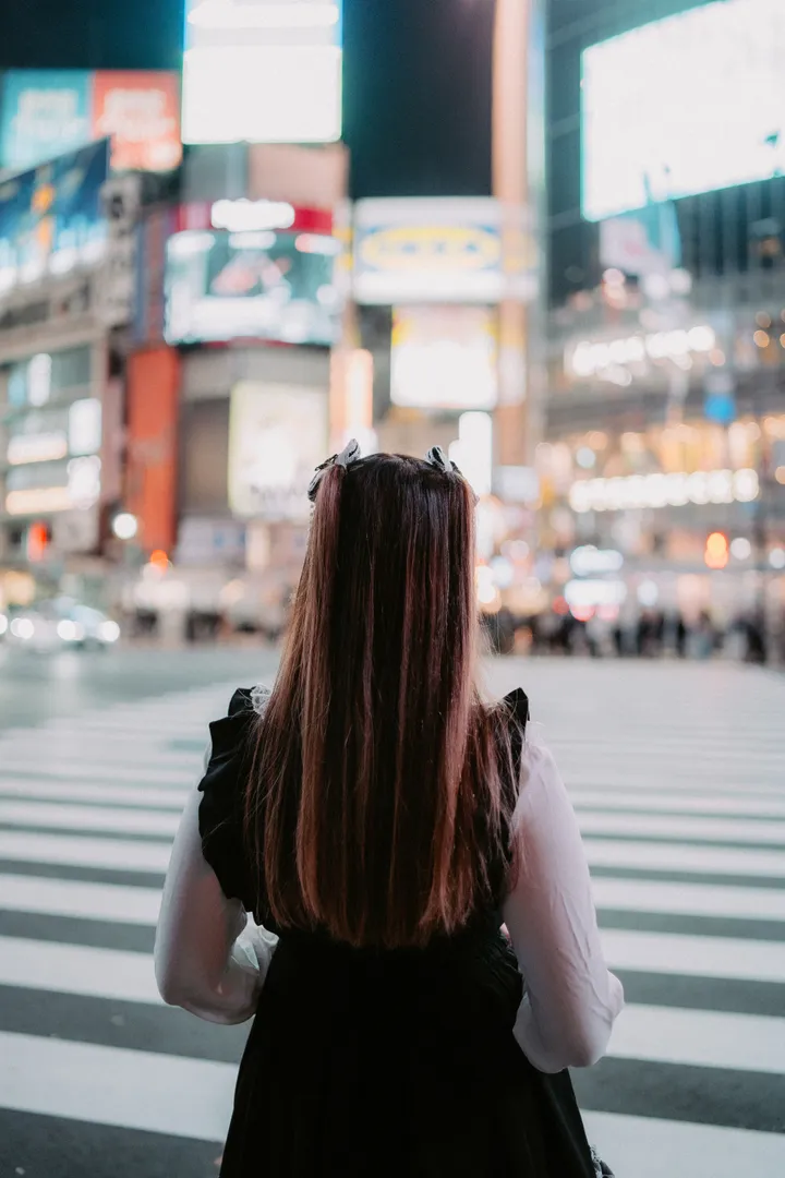 Tokyo Streets Photo Session by Night in Shibuya and Shinjuku