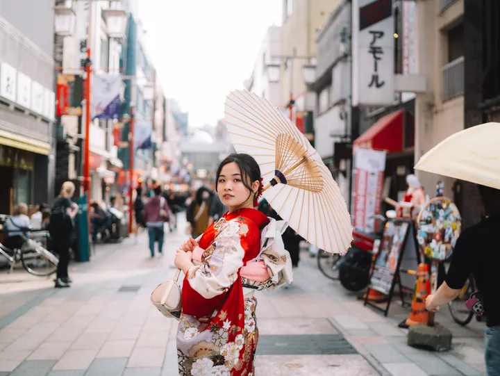 Whispers of Edo: Tokyo Kimono Photoshoot Experience in Asakusa