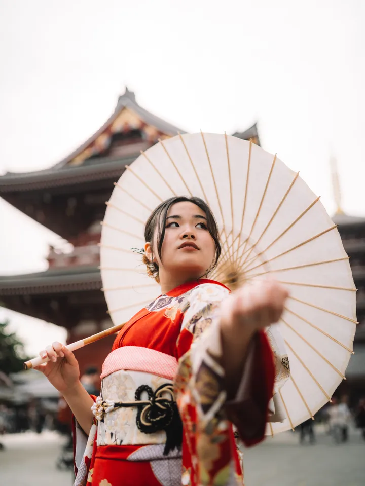 Whispers of Edo: Tokyo Kimono Photoshoot Experience in Asakusa