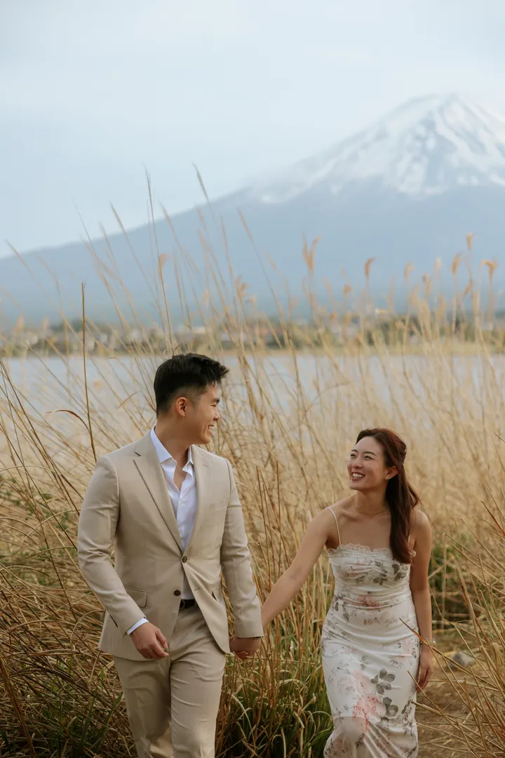 Magical Proposal Photoshoot At Mount Fuji With Private Photographer