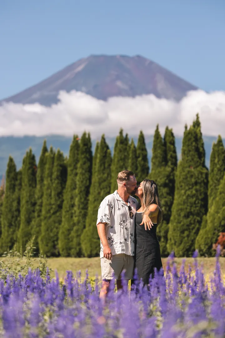 Magical Proposal Photoshoot At Mount Fuji With Private Photographer