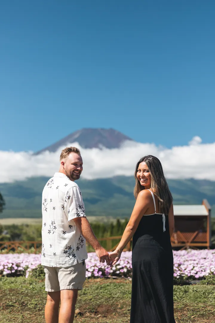 Magical Proposal Photoshoot At Mount Fuji With Private Photographer