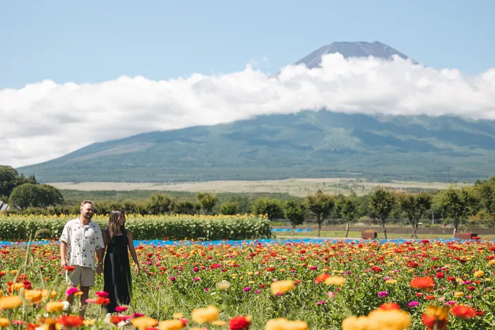 Magical Proposal Photoshoot At Mount Fuji With Private Photographer
