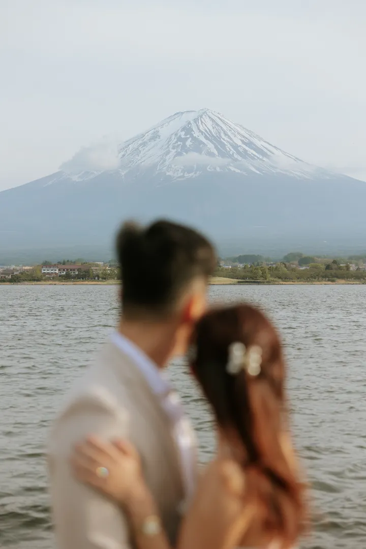 Magical Proposal Photoshoot At Mount Fuji With Private Photographer