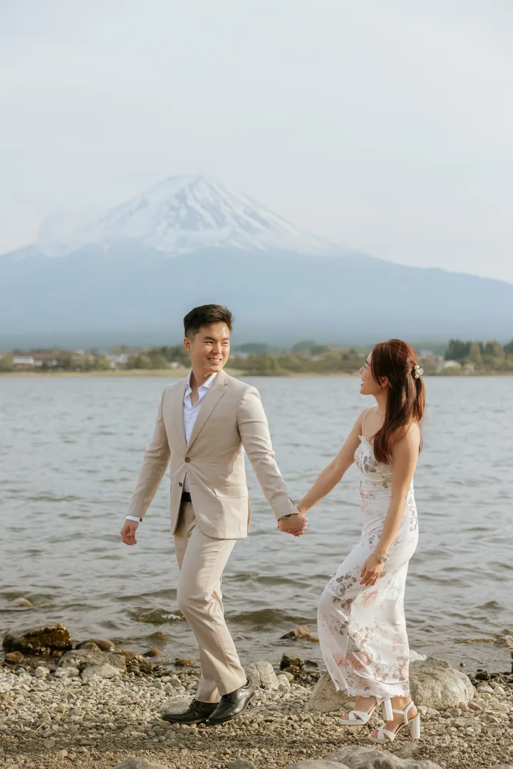 Magical Proposal Photoshoot At Mount Fuji With Private Photographer