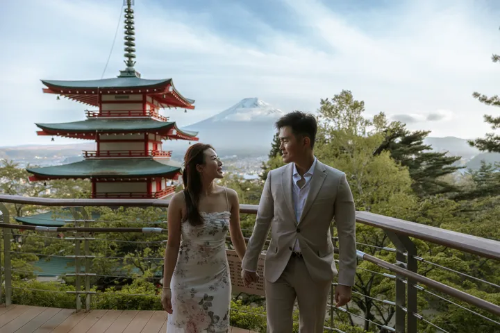 Magical Proposal Photoshoot At Mount Fuji With Private Photographer