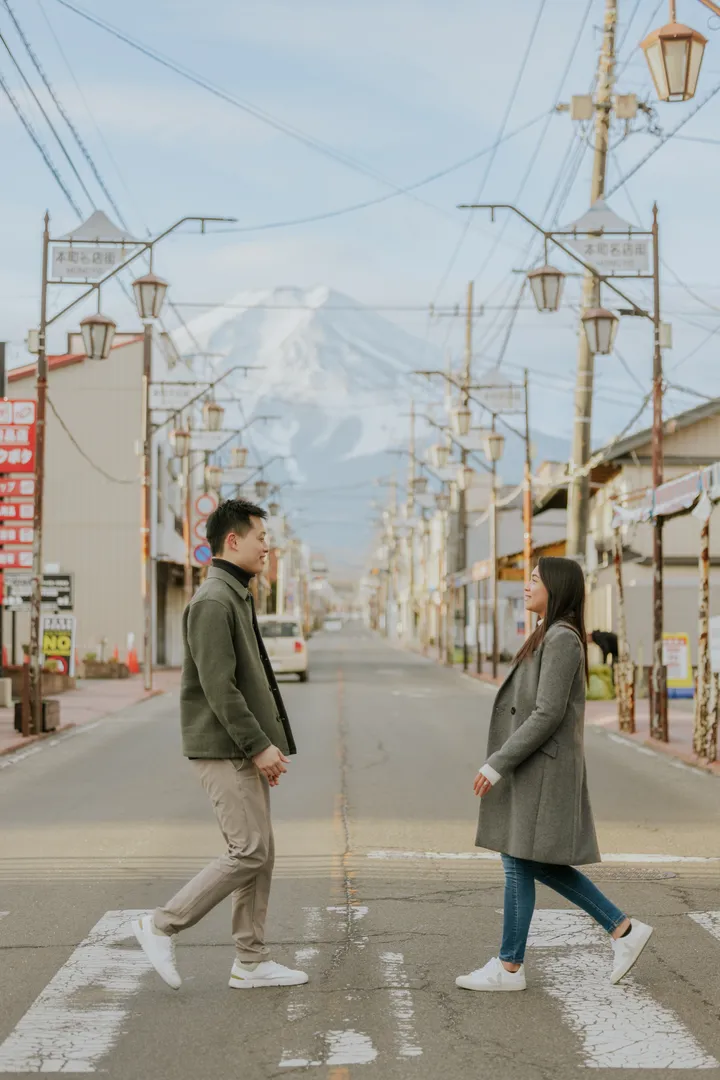 Magical Proposal Photoshoot At Mount Fuji With Private Photographer
