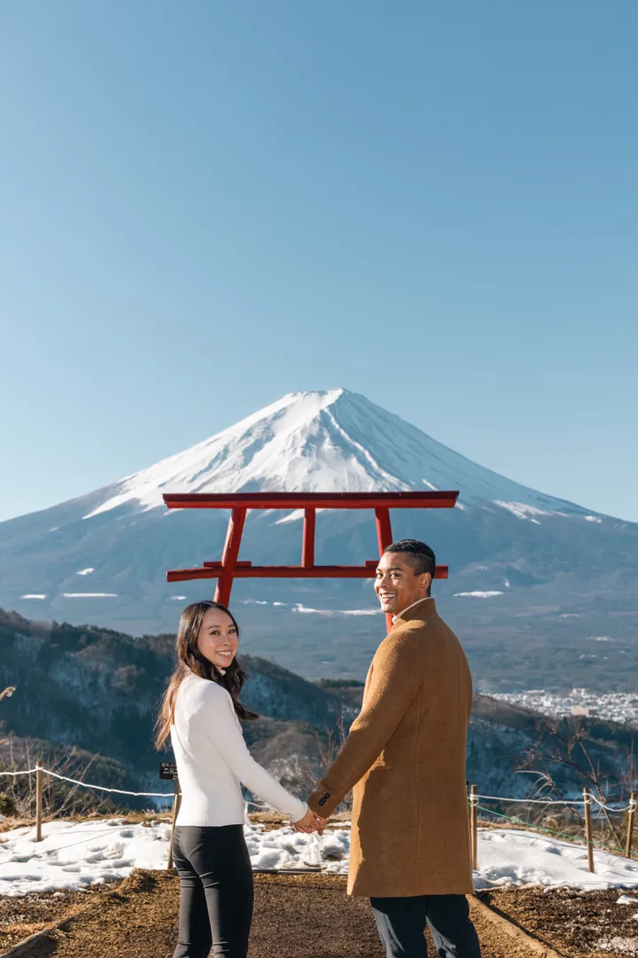 Magical Proposal Photoshoot At Mount Fuji With Private Photographer