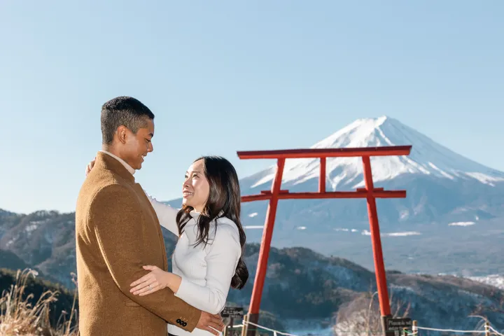 Magical Proposal Photoshoot At Mount Fuji With Private Photographer