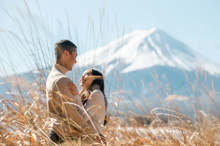 Magical Proposal Photoshoot At Mount Fuji With Private Photographer