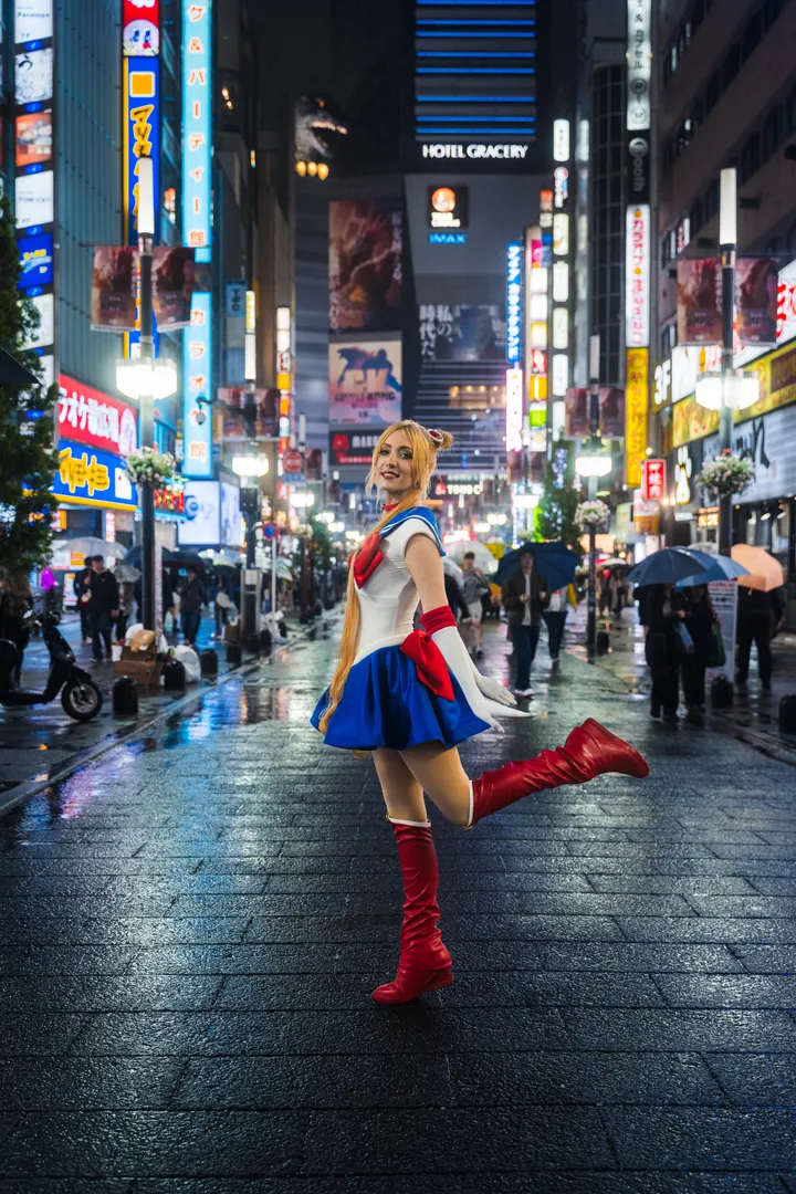 Urban & Neon Night Photoshoot in Tokyo with a Pro Photographer