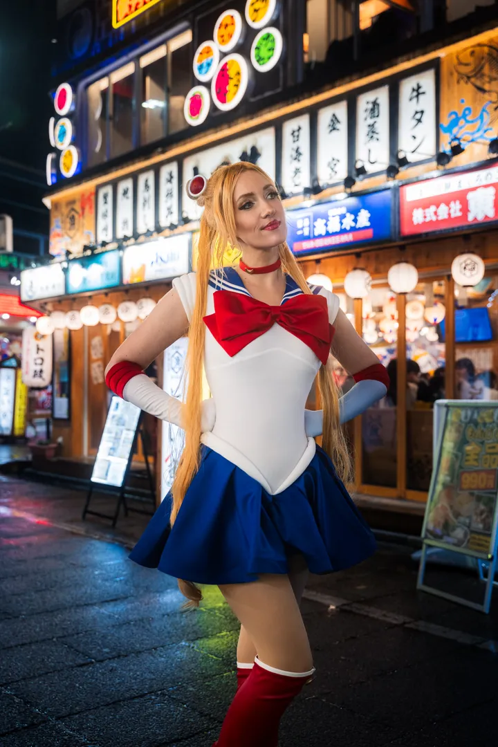 Urban & Neon Night Photoshoot in Tokyo with a Pro Photographer