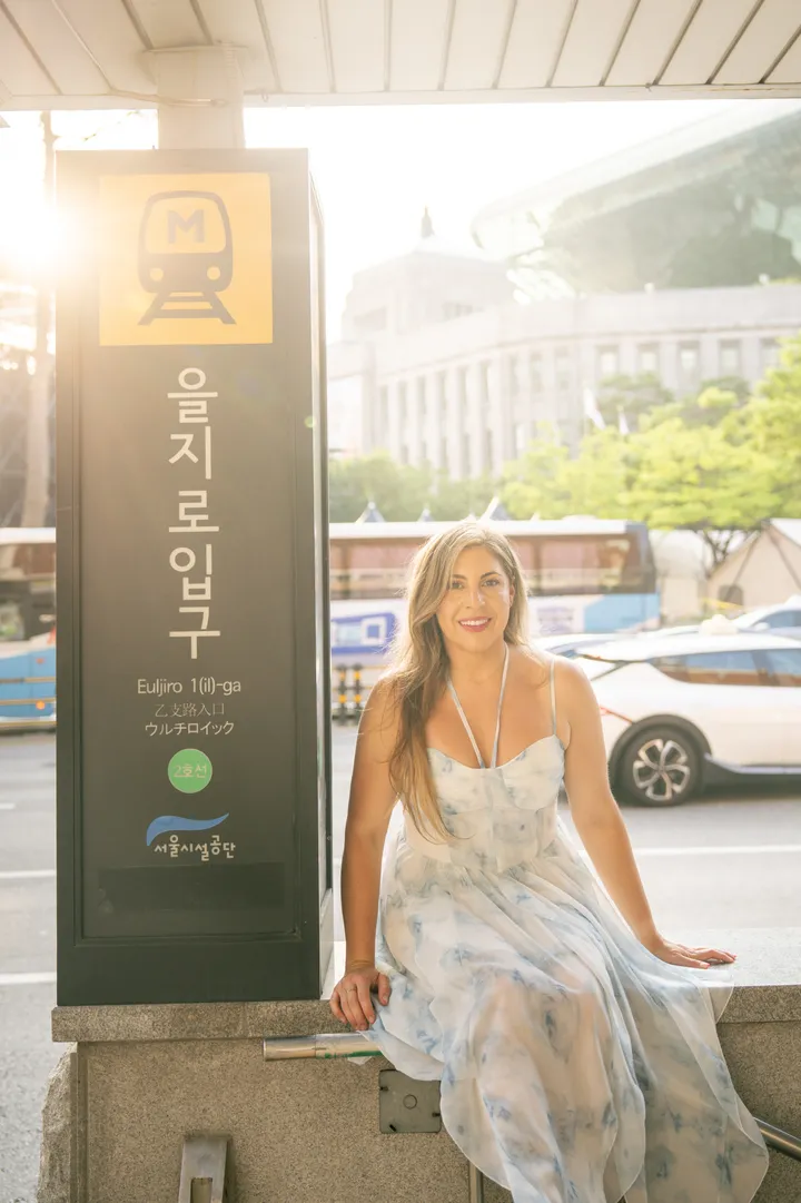 Casual Street Photoshoot in Seoul’s Most Photogenic Locations