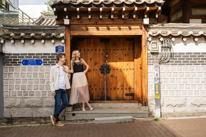 Casual Street Photoshoot in Seoul’s Most Photogenic Locations