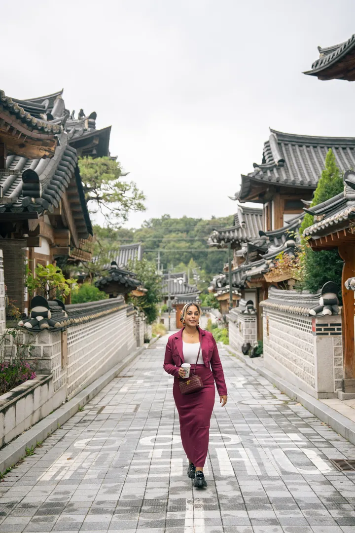 Casual Street Photoshoot in Seoul’s Most Photogenic Locations