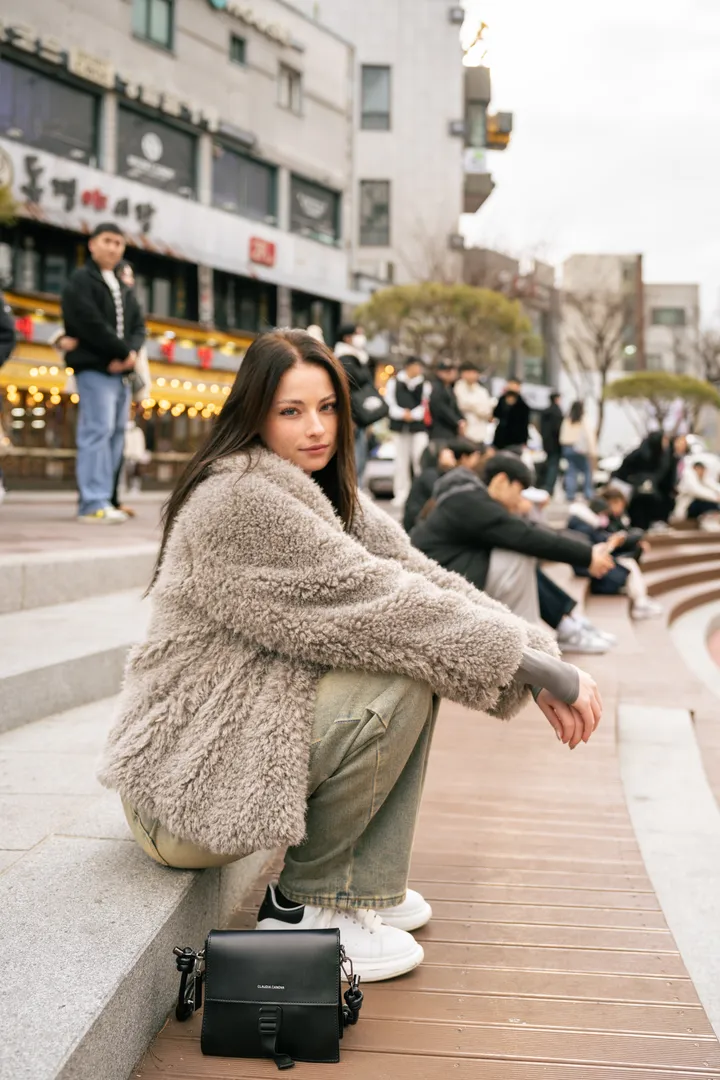 Casual Street Photoshoot in Seoul’s Most Photogenic Locations