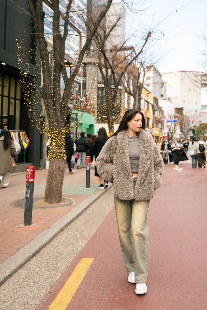 Casual Street Photoshoot in Seoul’s Most Photogenic Locations