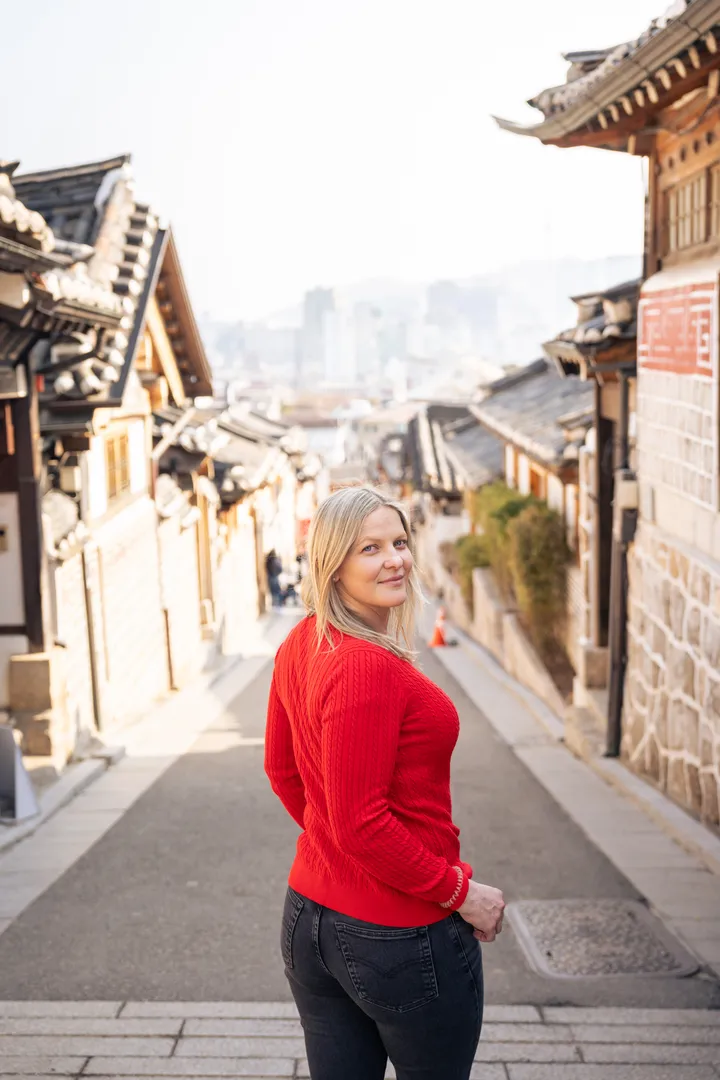Casual Street Photoshoot in Seoul’s Most Photogenic Locations