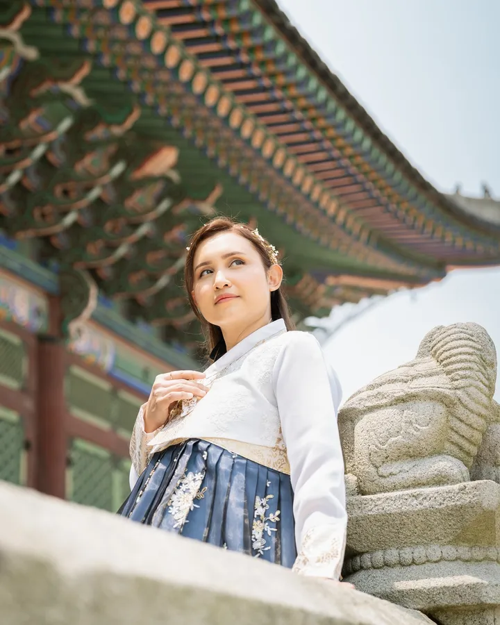 Private Hanbok Photoshoot at Seoul’s Royal Gyeongbokgung Palace