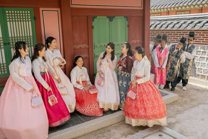 Private Hanbok Photoshoot at Seoul’s Royal Gyeongbokgung Palace