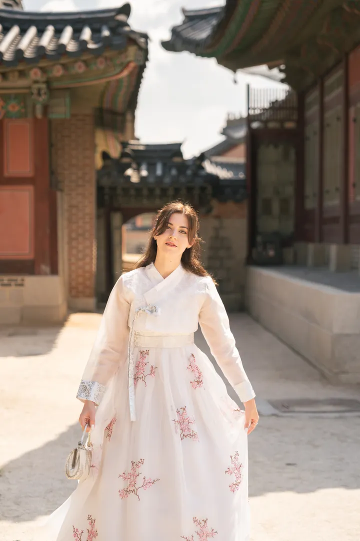Private Hanbok Photoshoot at Seoul’s Royal Gyeongbokgung Palace