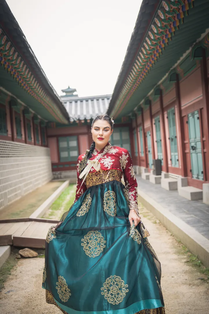Private Hanbok Photoshoot at Seoul’s Royal Gyeongbokgung Palace