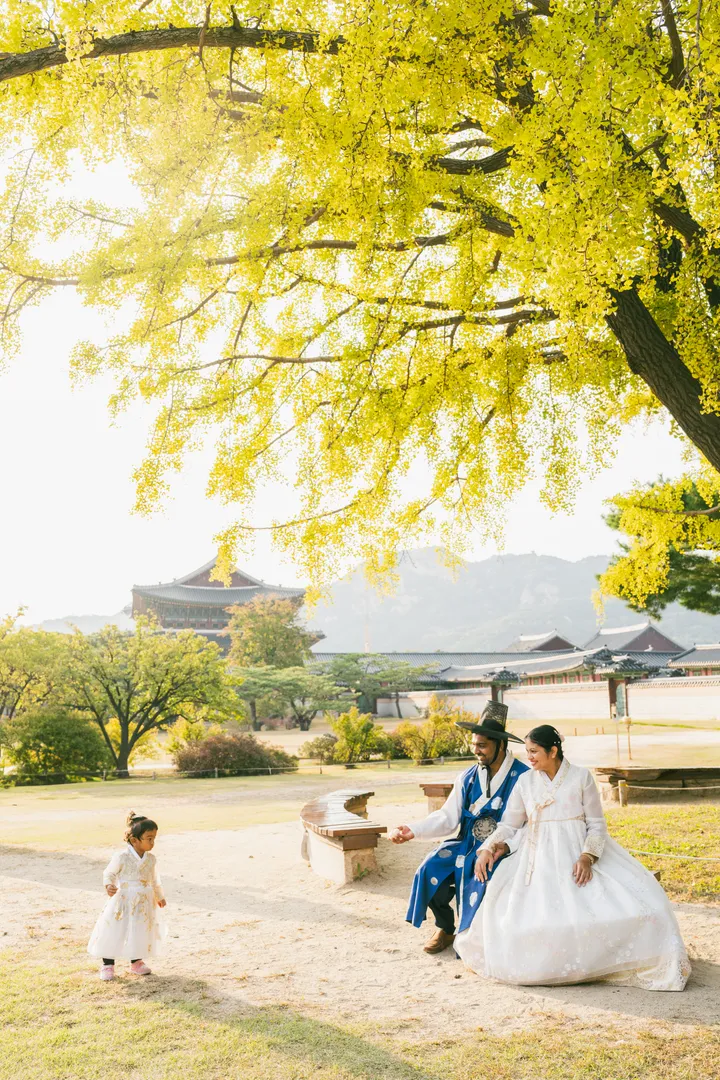 Private Hanbok Photoshoot at Seoul’s Royal Gyeongbokgung Palace