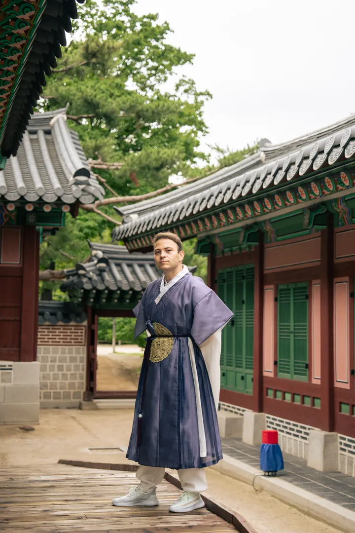 Private Hanbok Photoshoot at Seoul’s Royal Gyeongbokgung Palace