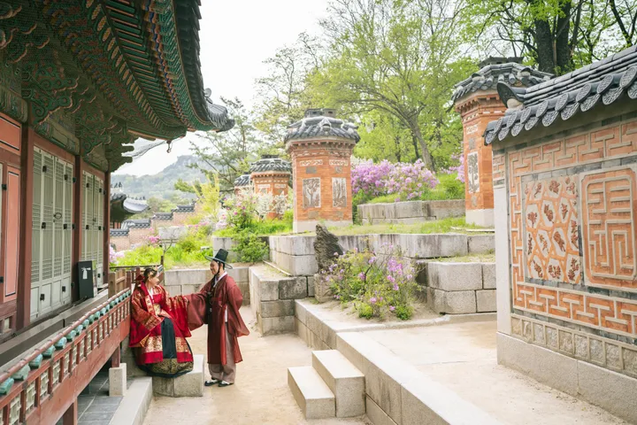 Private Hanbok Photoshoot at Seoul’s Royal Gyeongbokgung Palace