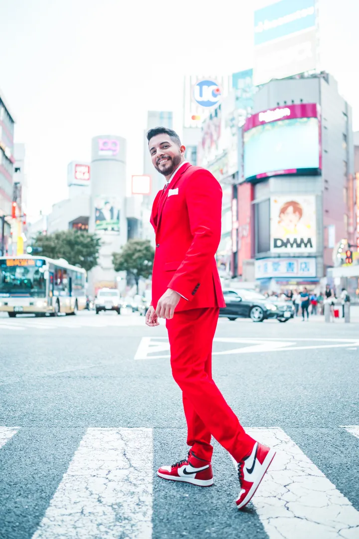 Tokyo Streets Unfiltered: A Captivating Urban Photoshoot Experience