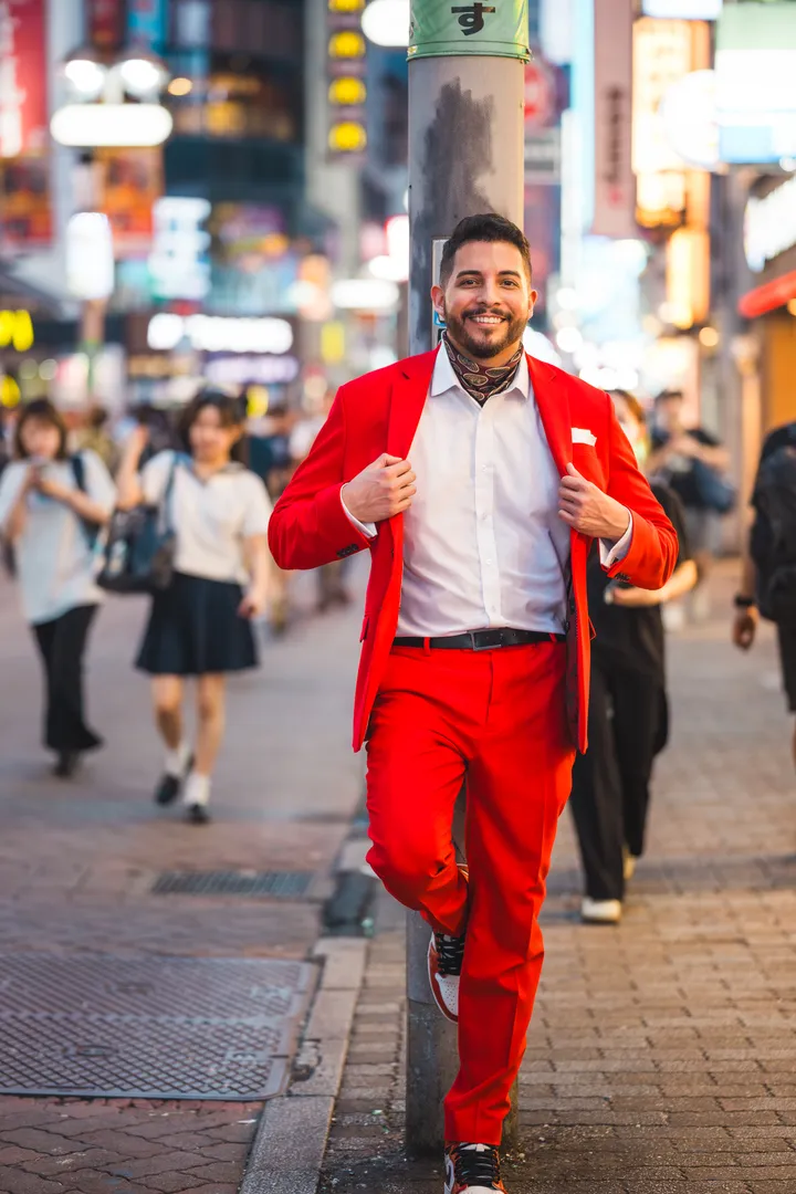 Tokyo Streets Unfiltered: A Captivating Urban Photoshoot Experience