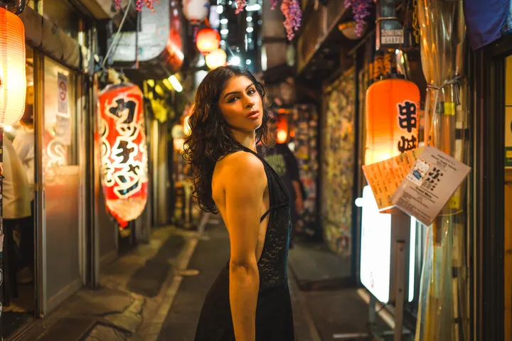 Tokyo Streets Unfiltered: A Captivating Urban Photoshoot Experience