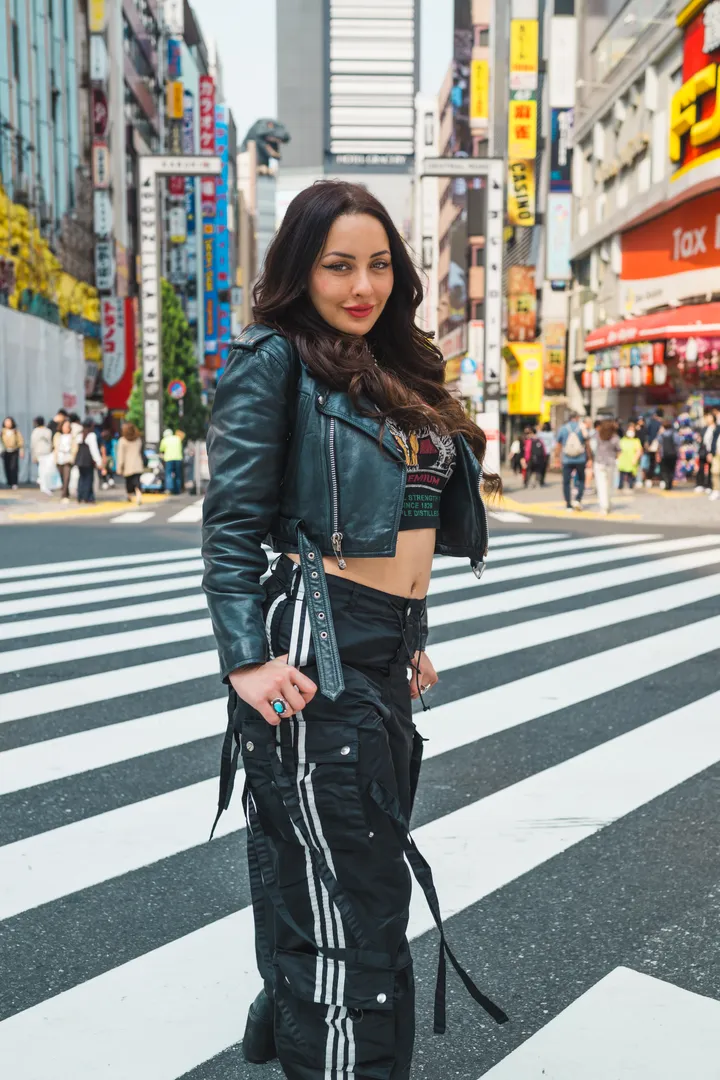 Tokyo Streets Unfiltered: A Captivating Urban Photoshoot Experience