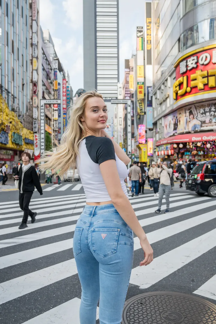 Tokyo Streets Unfiltered: A Captivating Urban Photoshoot Experience