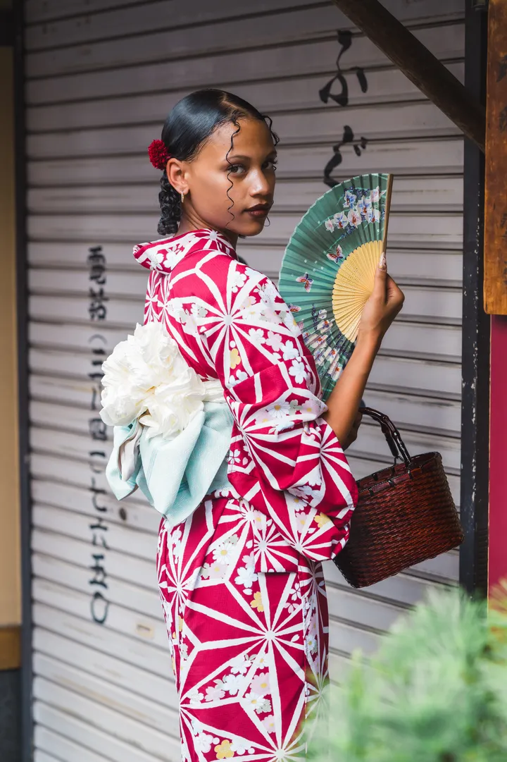 Tokyo Traditional Kimono Photoshoot in Asakusa & Sensoji Temple