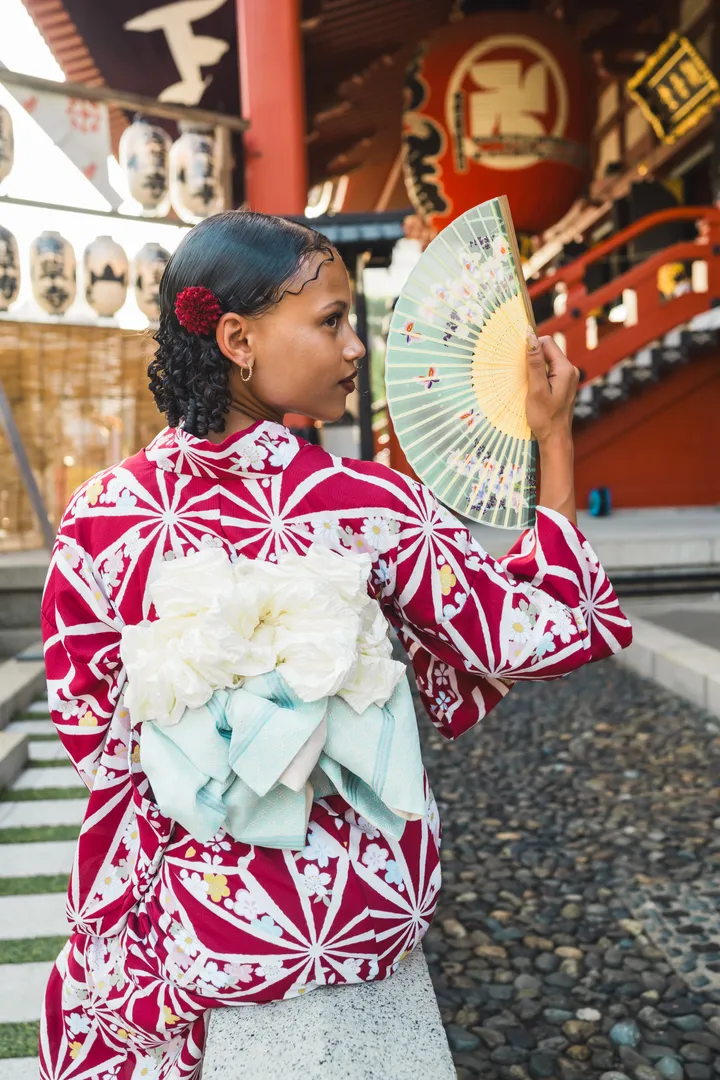 Tokyo Traditional Kimono Photoshoot in Asakusa & Sensoji Temple