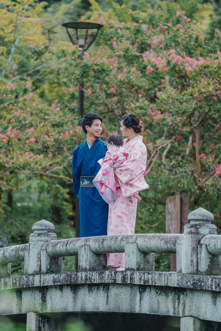 Traditional Kimono Photoshoot in Kyoto with a Local Photographer
