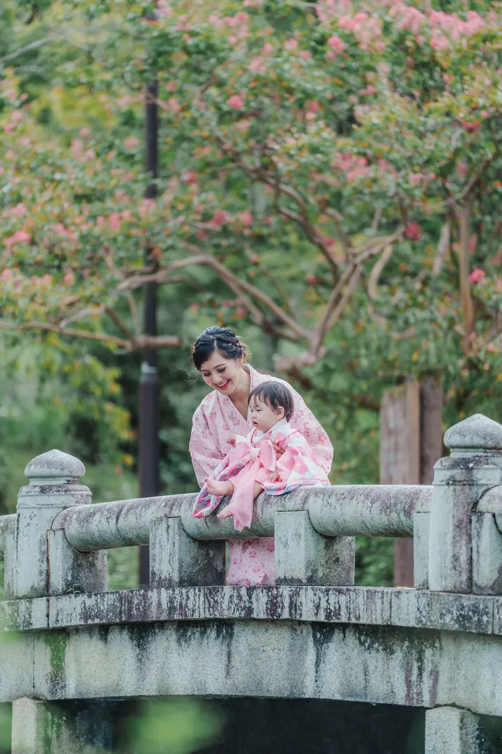 Traditional Kimono Photoshoot in Kyoto with a Local Photographer