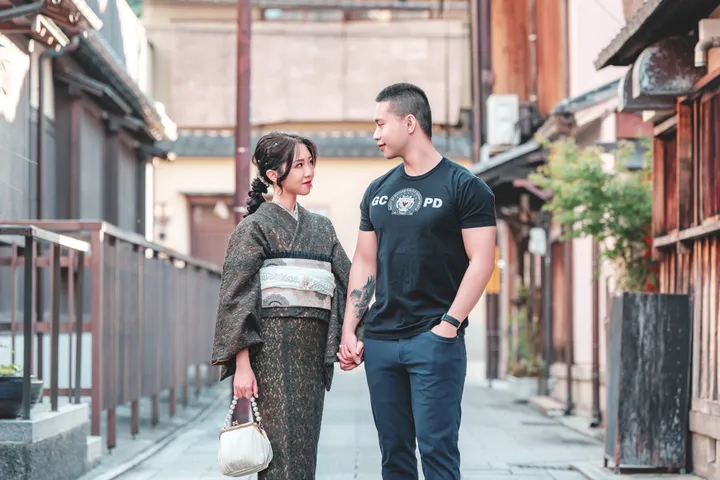 Traditional Kimono Photoshoot in Kyoto with a Local Photographer