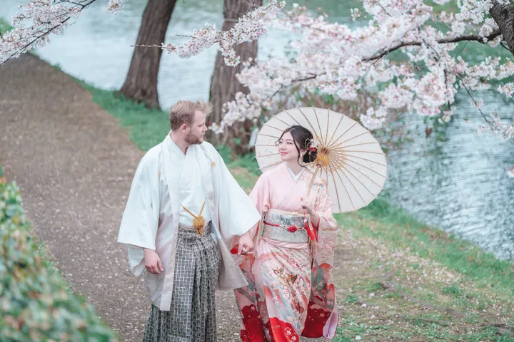 Sakura Elegance: Exclusive Cherry Blossom Photoshoot in Kyoto