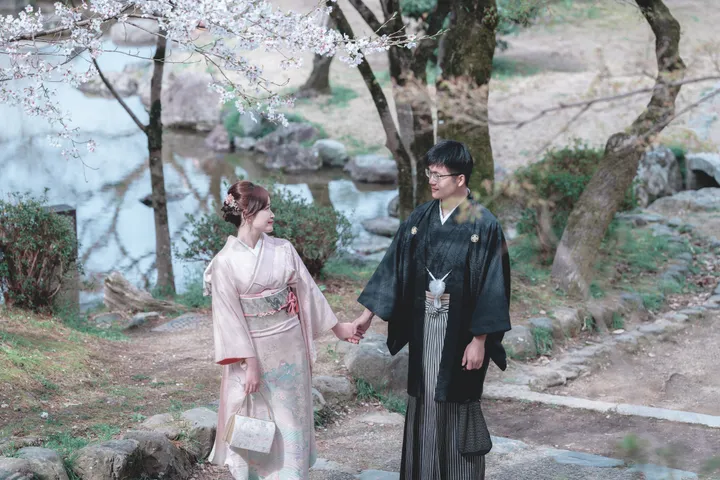 Sakura Elegance: Exclusive Cherry Blossom Photoshoot in Kyoto
