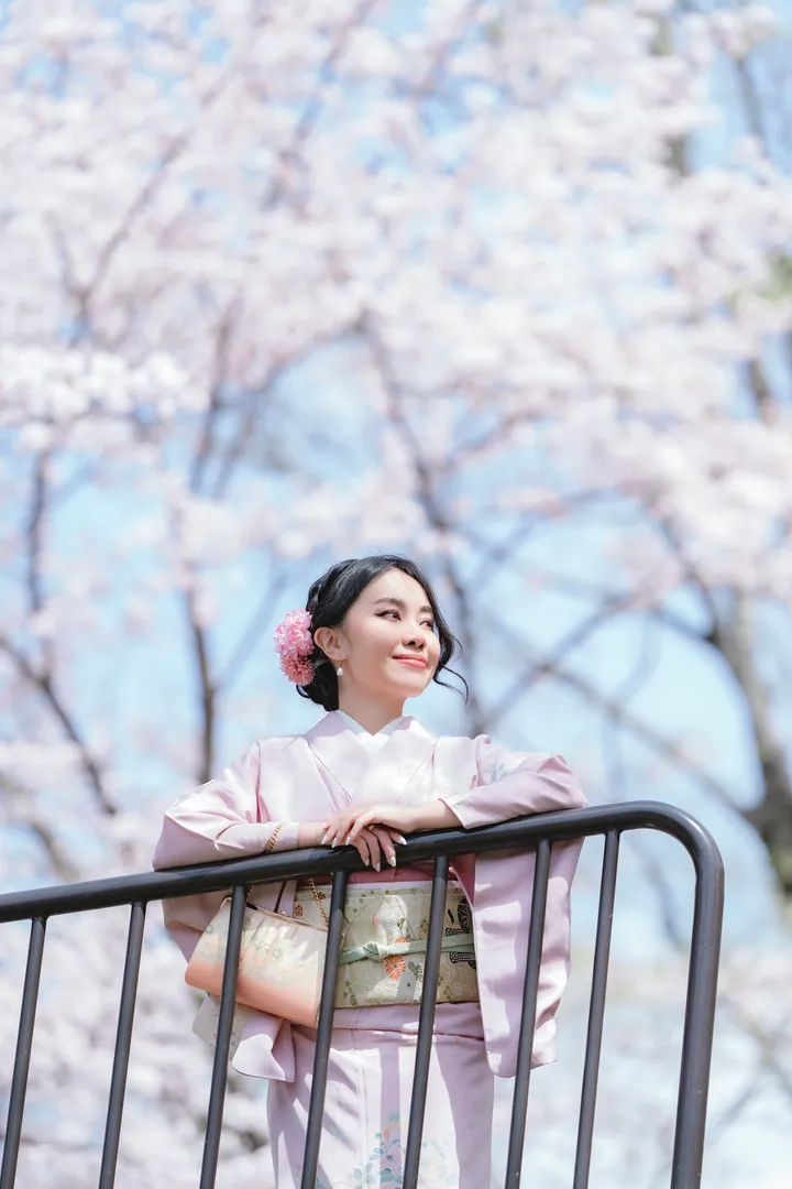 Sakura Elegance: Exclusive Cherry Blossom Photoshoot in Kyoto
