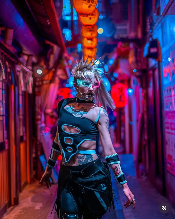 Night Cyberpunk Photoshoot in Tokyo with a Local Japanese Photographer