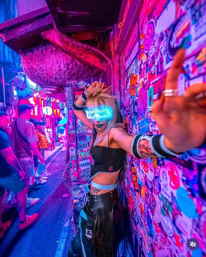 Night Cyberpunk Photoshoot in Tokyo with a Local Japanese Photographer