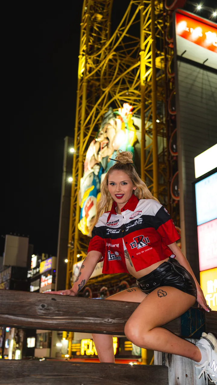 Osaka After Dark – Night Photoshoot in the City’s Hidden Backstreets